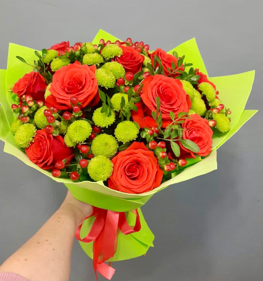 Букет цветов из: Хризантемы и Розы в Альметьевске