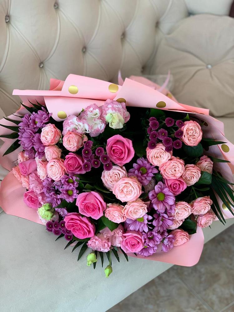 Букет цветов из: Хризантемы, Розы и Лизиантусы в Альметьевске