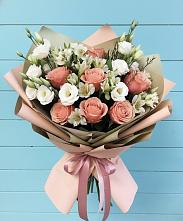 Букет цветов из:  Розы, Альстромерии и Лизиантусы в Альметьевске