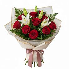 Букет цветов из:  Лилии и Розы в Альметьевске