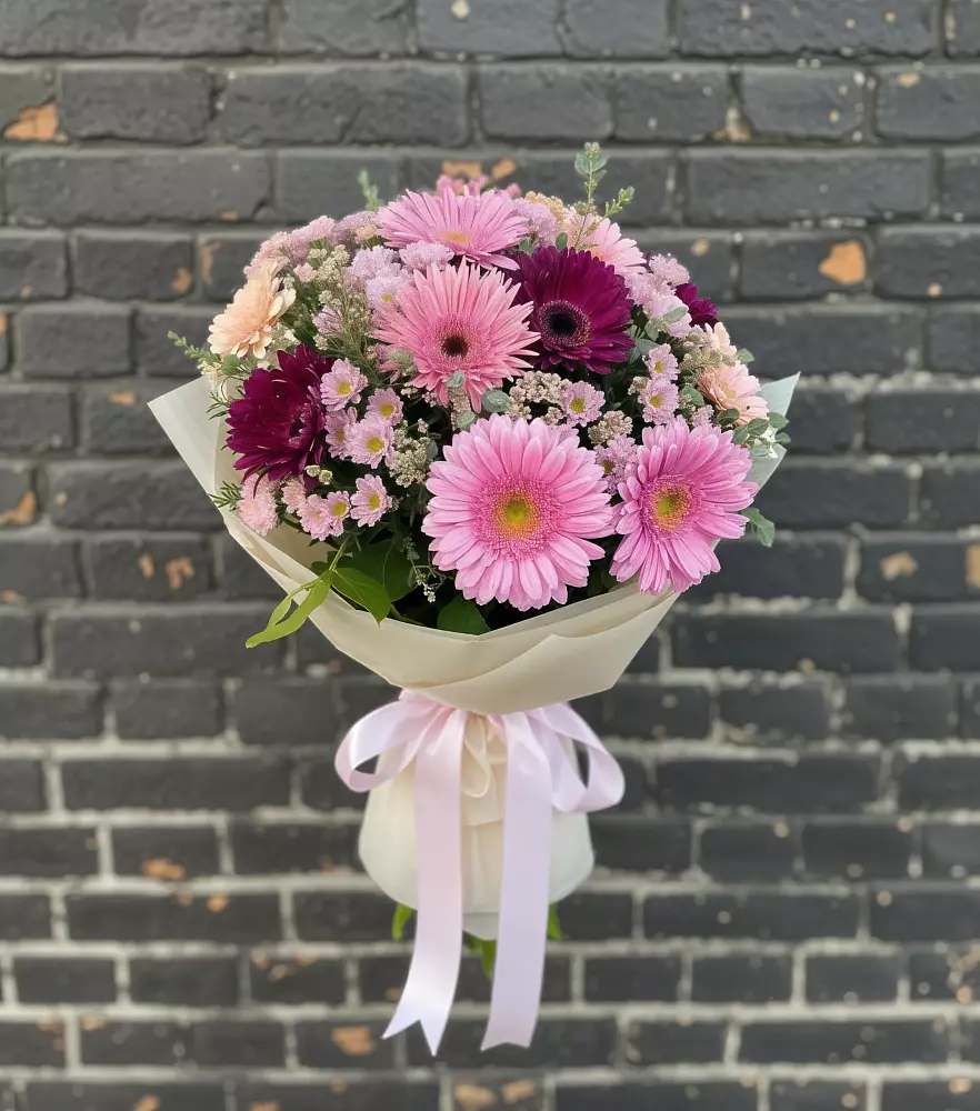 Букет цветов из: Герберы и Хризантемы в Альметьевске