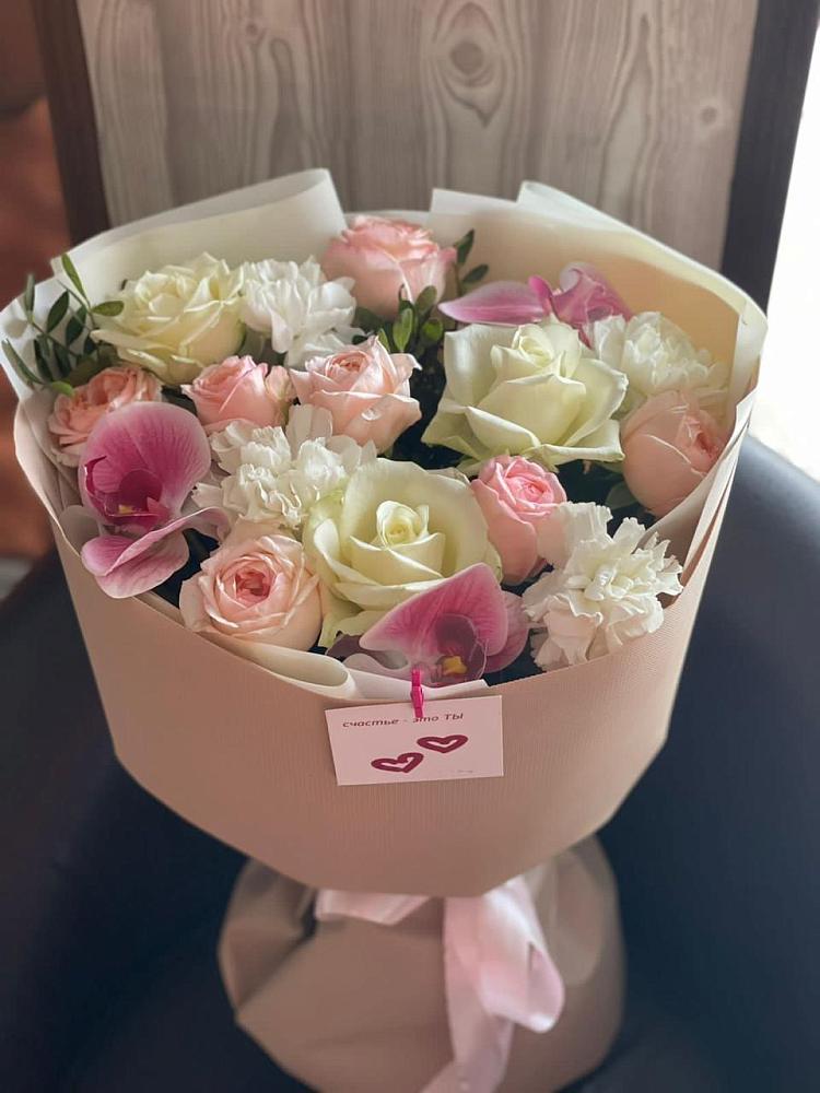 Букет цветов из: Орхидеи, Розы и Гвоздики в Альметьевске