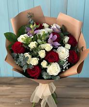 Букет цветов из:  Розы и Альстромерии в Альметьевске