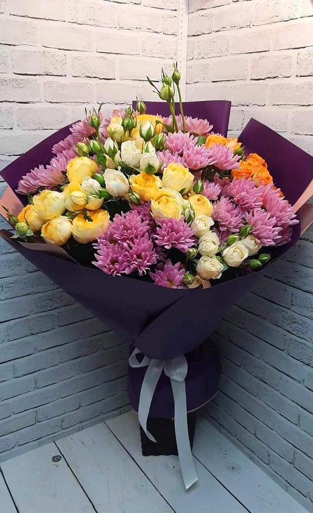 Букет цветов из: Хризантемы и Розы в Альметьевске