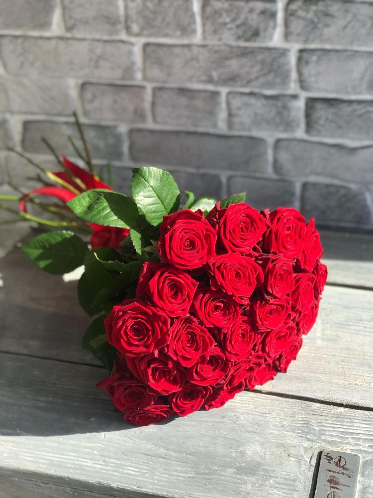 Букет Красные розы Фридом в Альметьевске