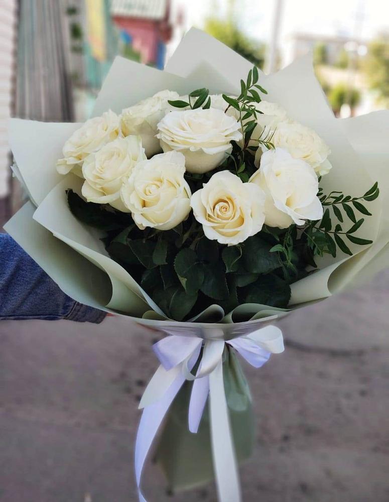 Букет Белые розы Проуд в Альметьевске