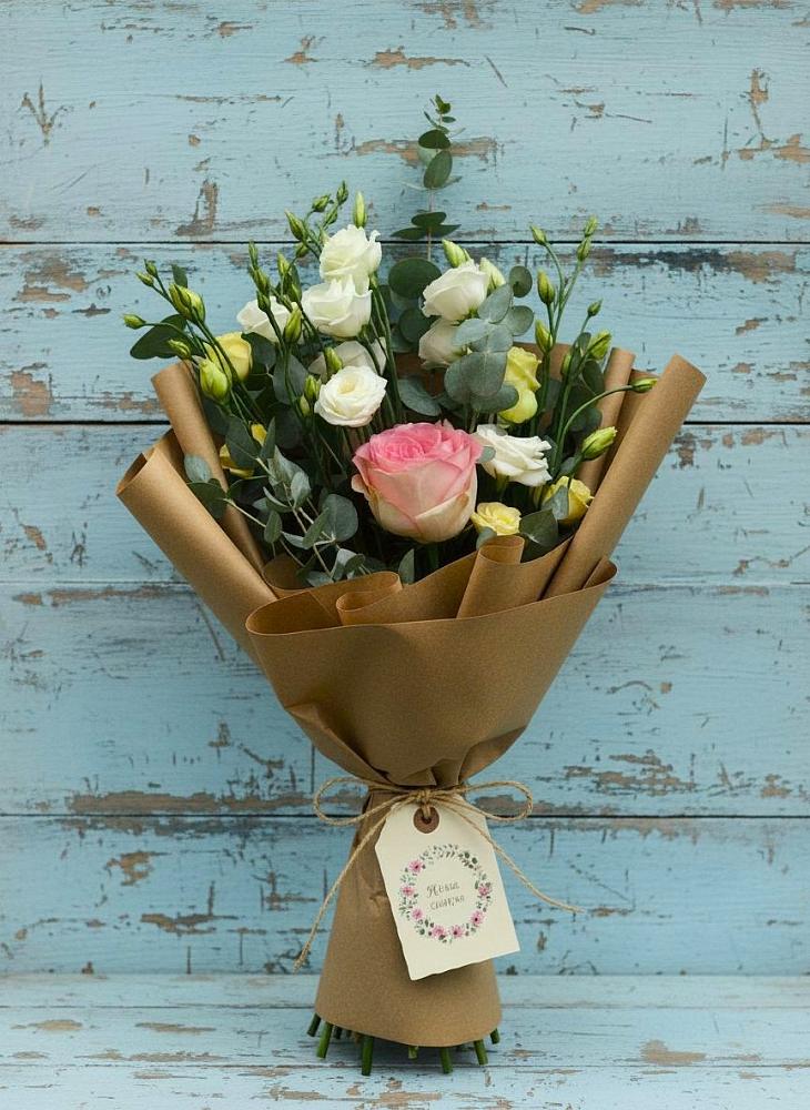 Букет цветов из: Розы и Лизиантусы в Альметьевске