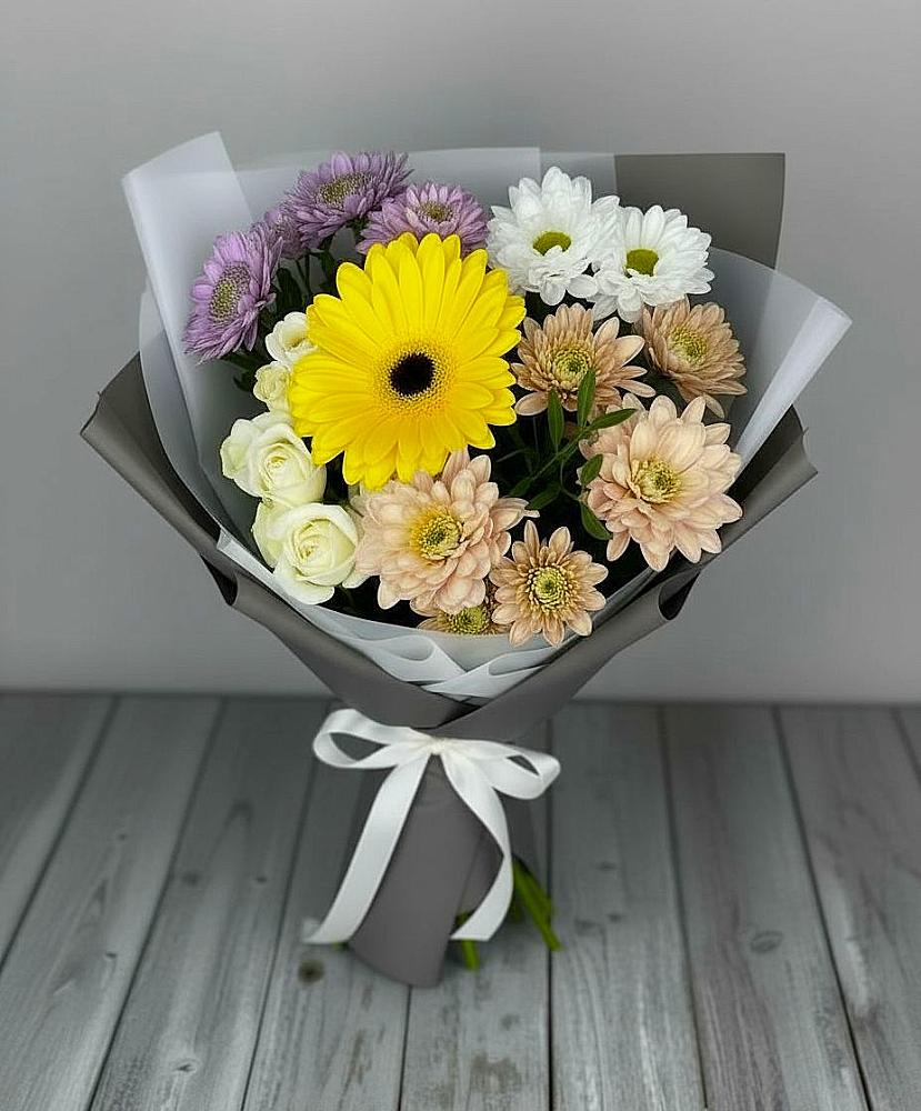 Букет цветов из: Розы, Герберы и Хризантемы в Альметьевске