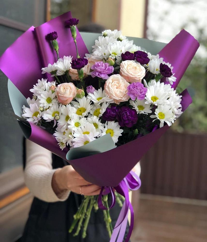 Букет цветов из: Хризантемы, Гвоздики и Розы в Альметьевске