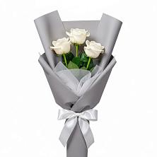 Букет 3 белые розы в Альметьевске