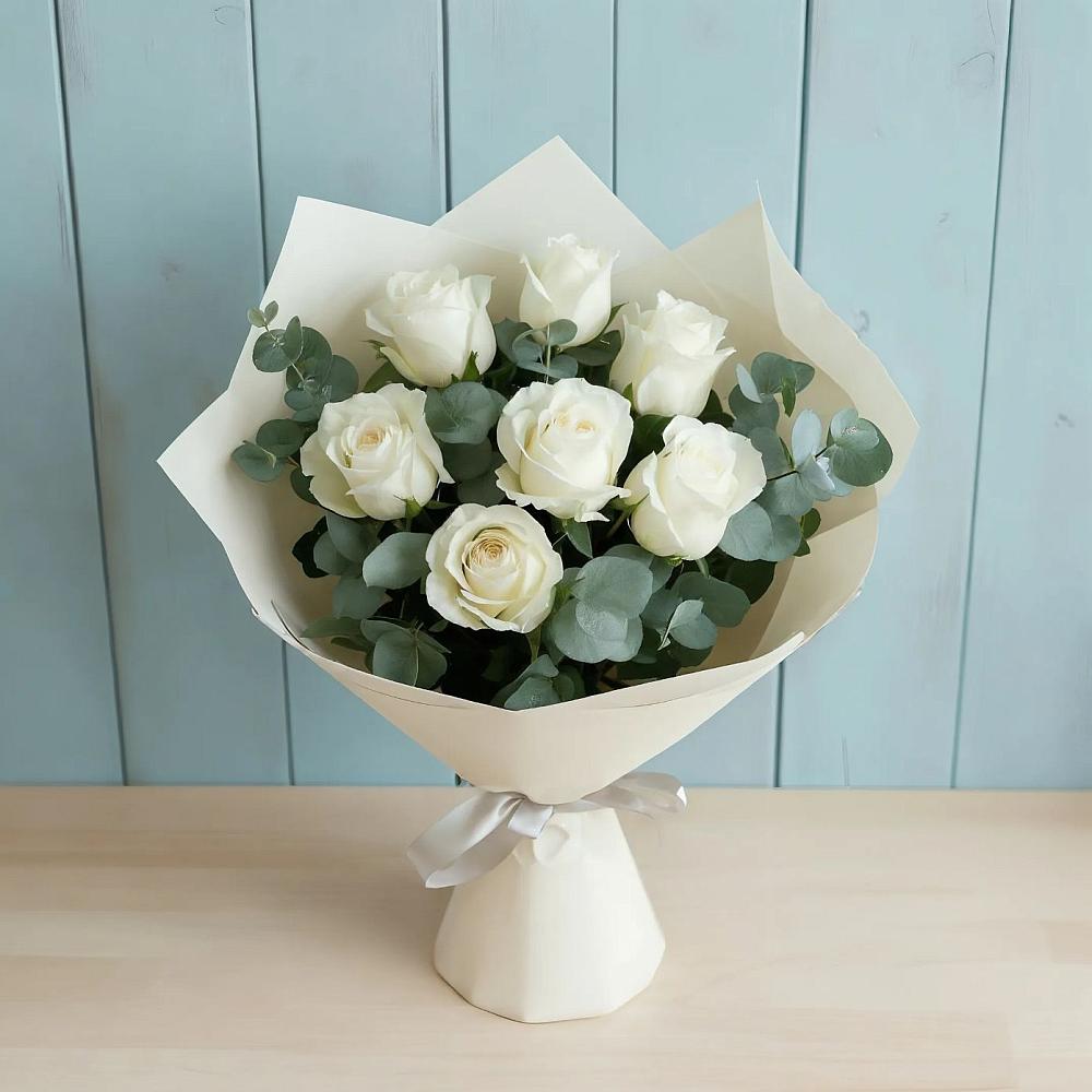 Букет Белые розы в Эвкалипте в Альметьевске