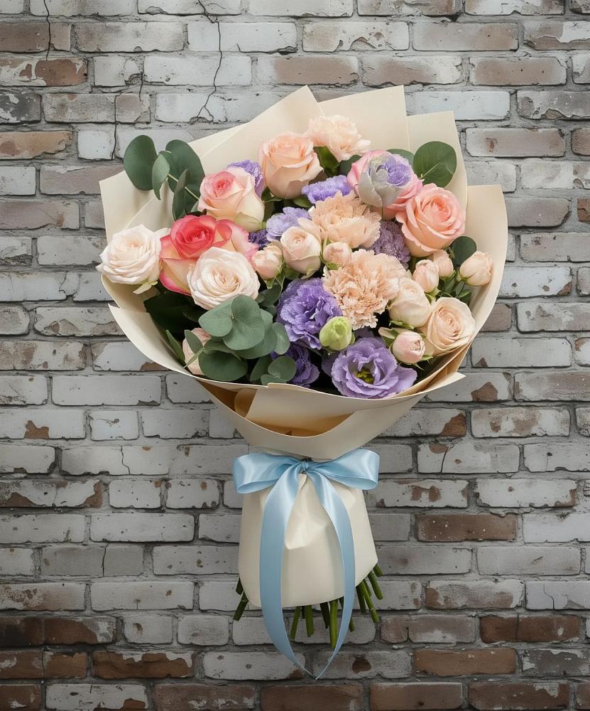 Букет цветов из: Розы, Лизиантусы и Гвоздики в Альметьевске