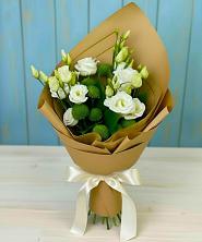 Букет цветов из:  Хризантемы и Лизиантусы в Альметьевске