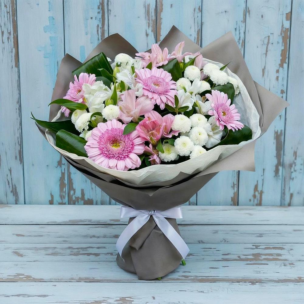 Букет цветов из: Герберы, Альстромерии и Хризантемы в Альметьевске