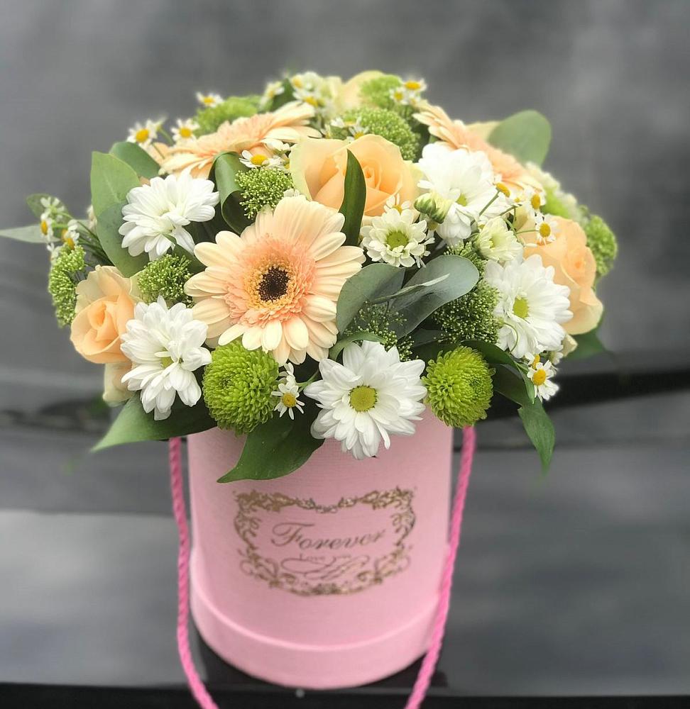 Цветочная композиция из Розы, Герберы и Хризантемы в шляпной коробке в Альметьевске