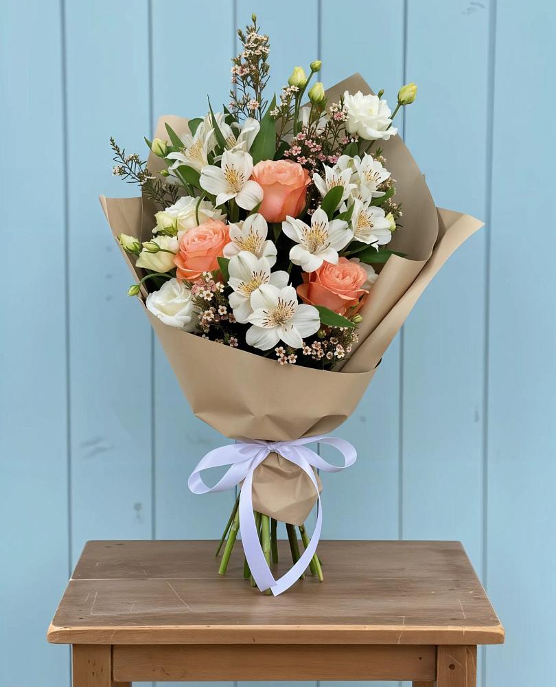 Букет цветов из: Альстромерии, Лизиантусы, Розы и Хризантемы в Альметьевске