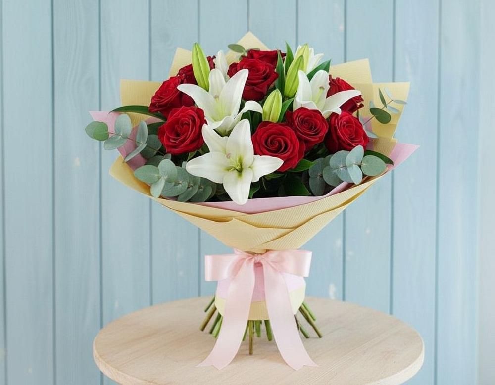 Букет цветов из: Лилии и Розы в Альметьевске